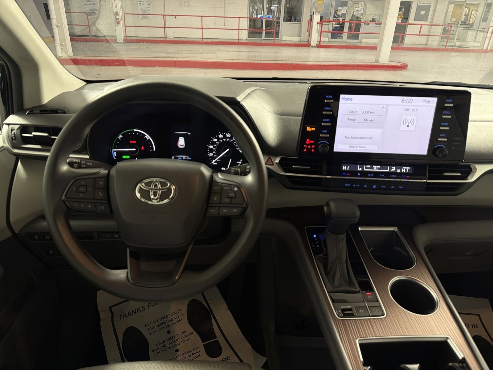Used 2024 Toyota Sienna LE image 16