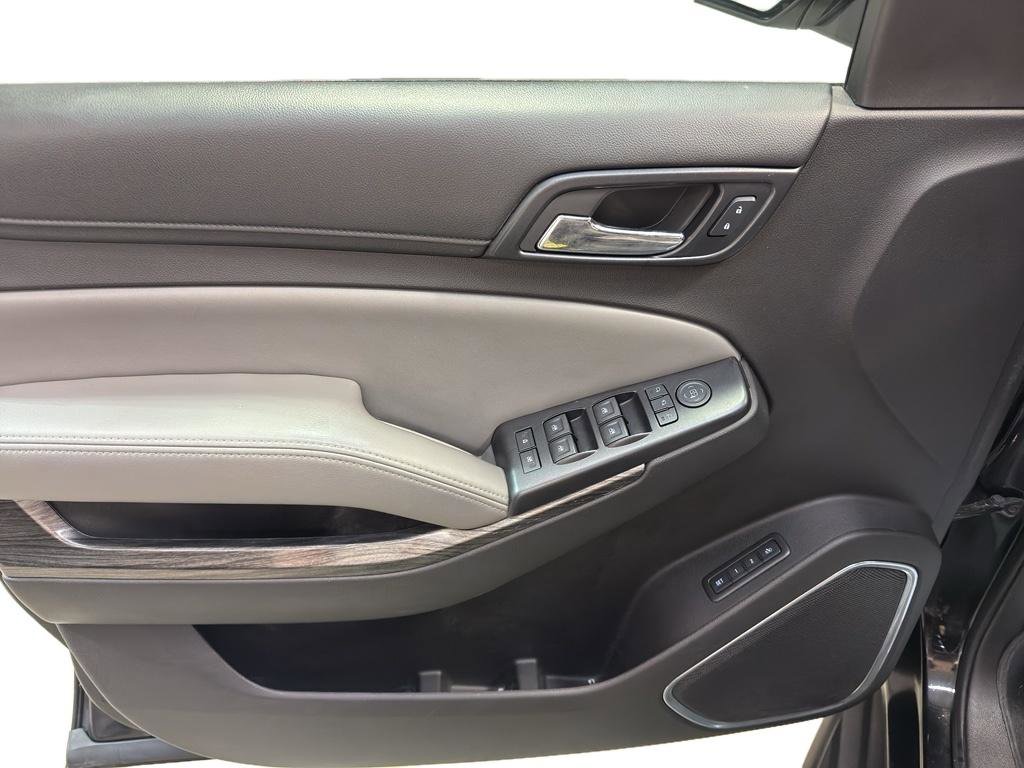 Used 2015 Chevrolet Suburban LT w/ Luxury Package image 14