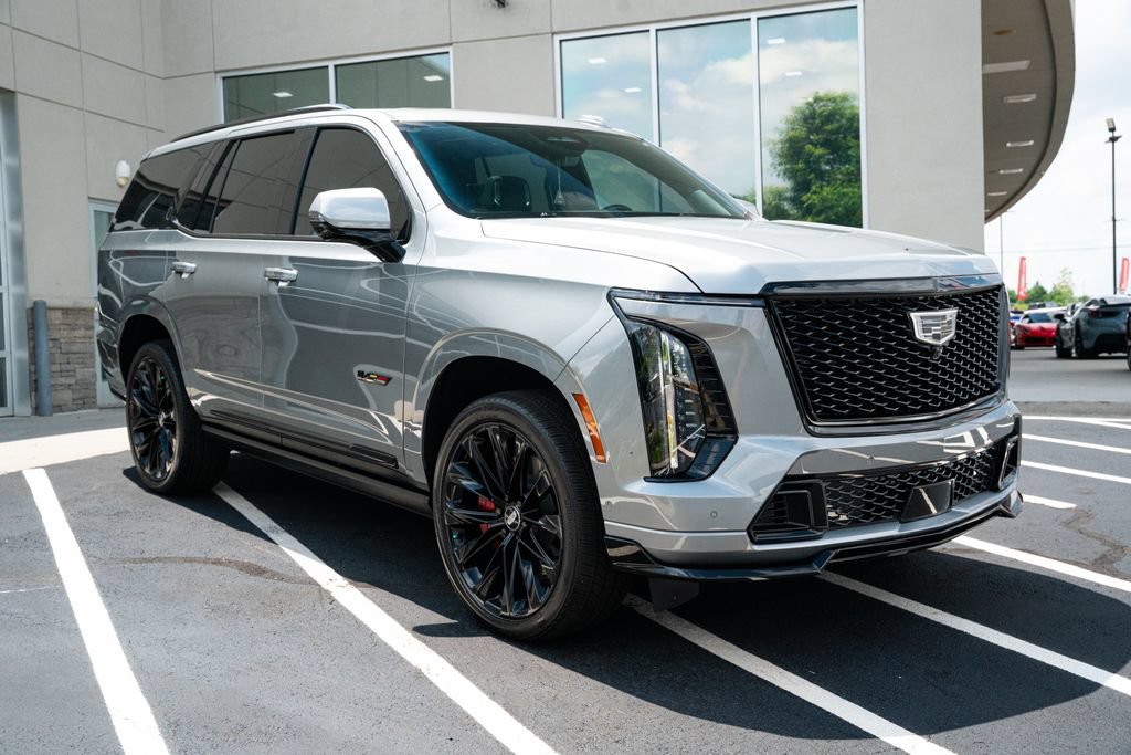 Used 2025 Cadillac Escalade V w/ LPO, ONYX Package AWD/4WD image 7