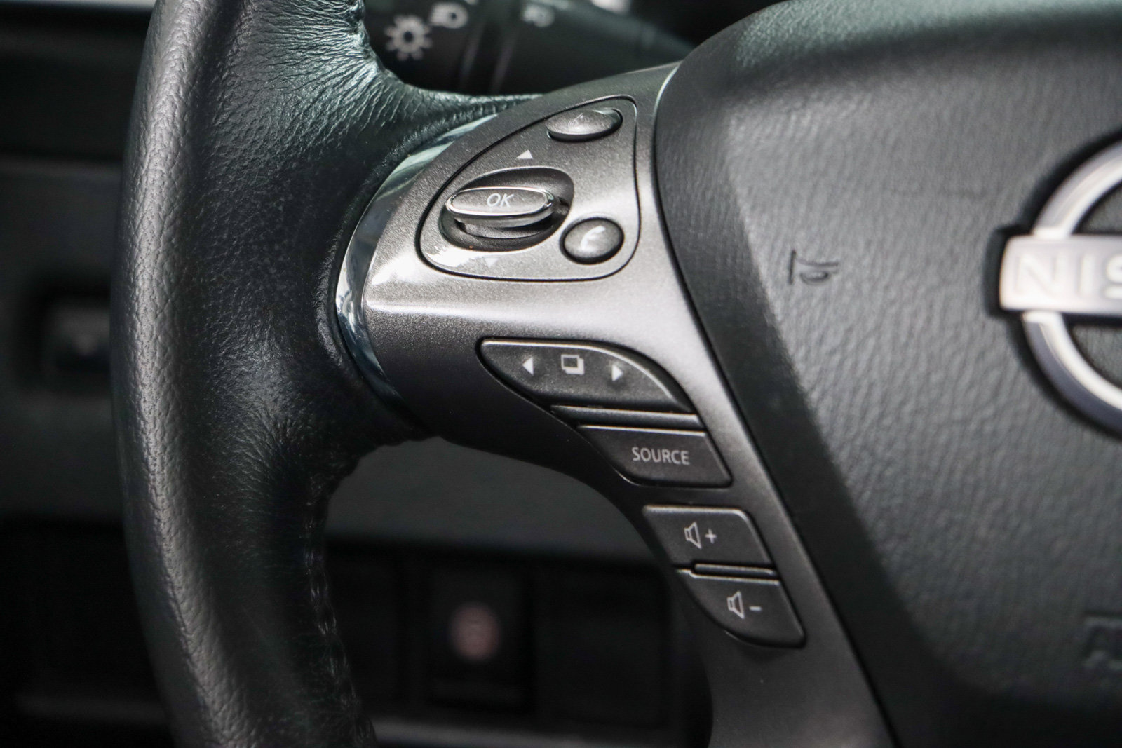 Used 2023 Nissan Murano SV AWD/4WD image 13