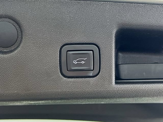 Used 2018 Chevrolet Equinox LT FWD image 25