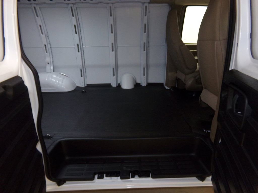 New 2025 GMC Savana 2500 w/ Driver Convenience Package image 9