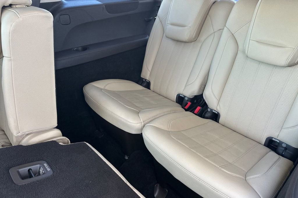 Used 2017 Mercedes-Benz GLS 450 4MATIC image 15