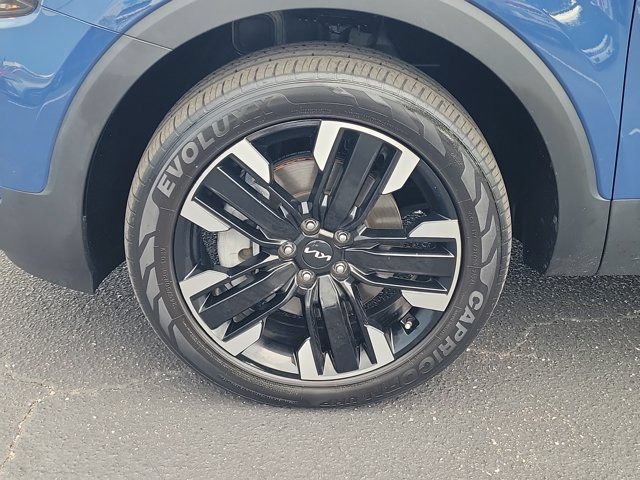 Used 2024 Kia Telluride SX w/ Towing Package FWD image 29