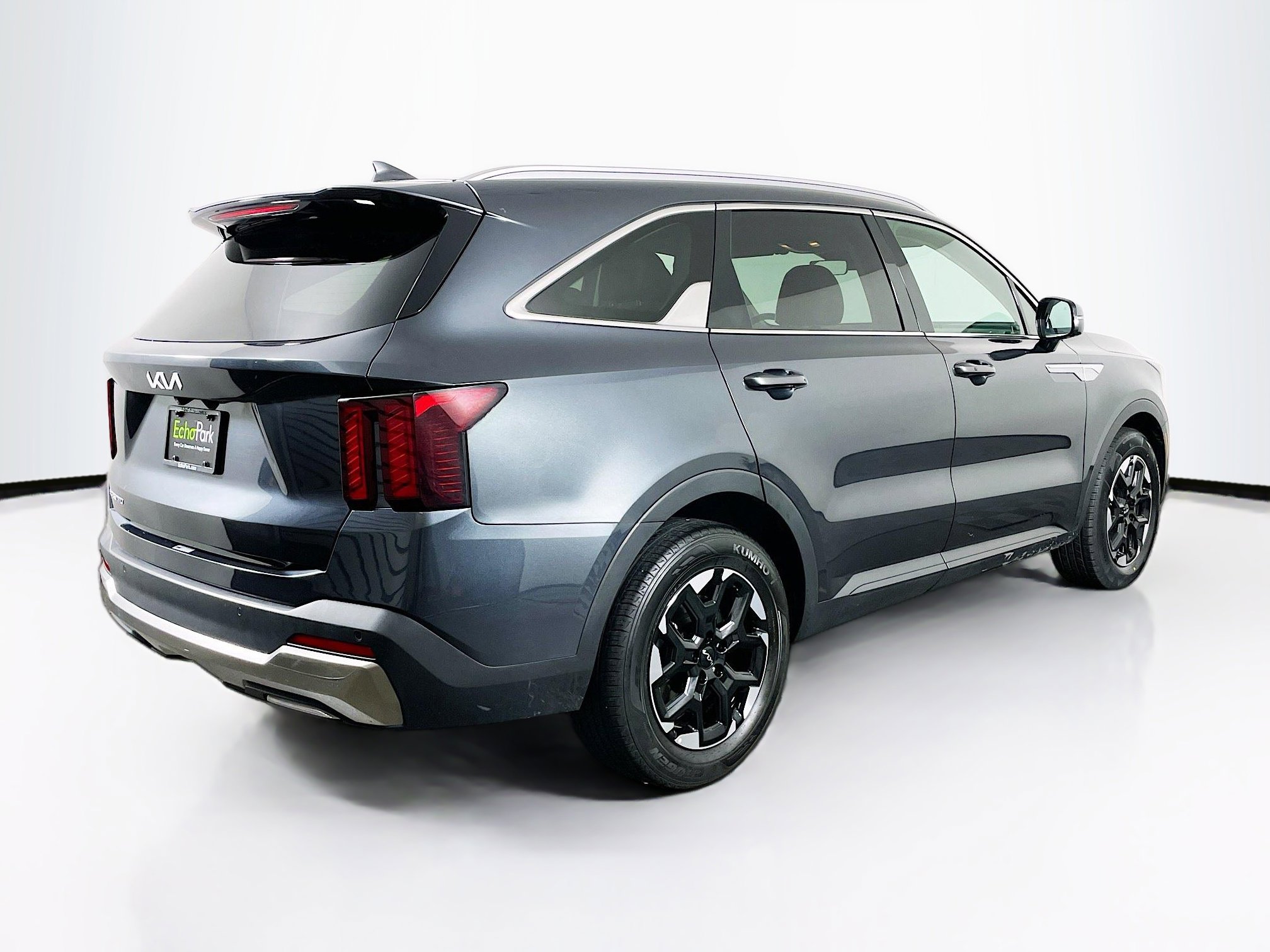 Used 2024 Kia Sorento S image 9