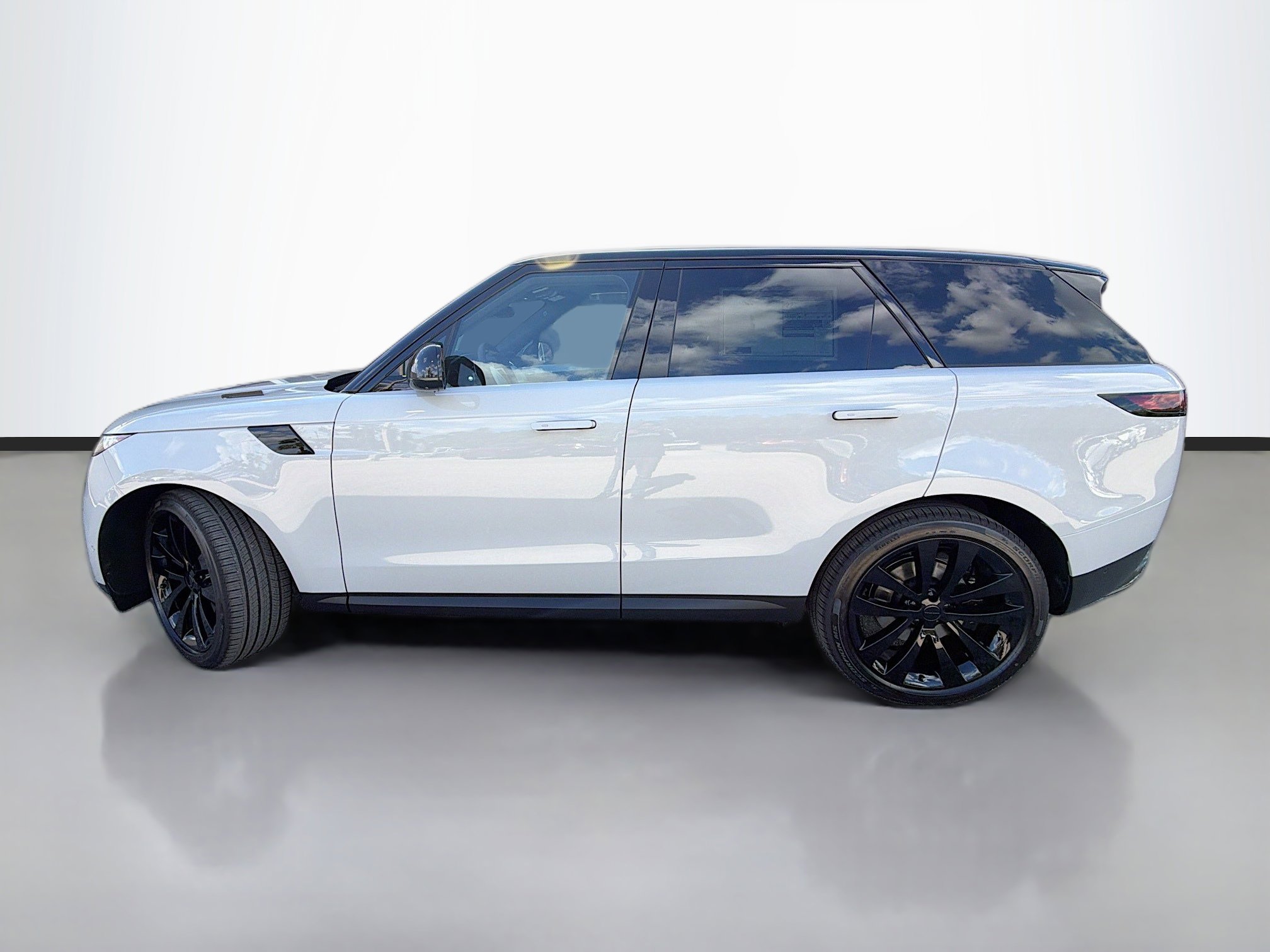 New 2026 Land Rover Range Rover Sport SE image 2