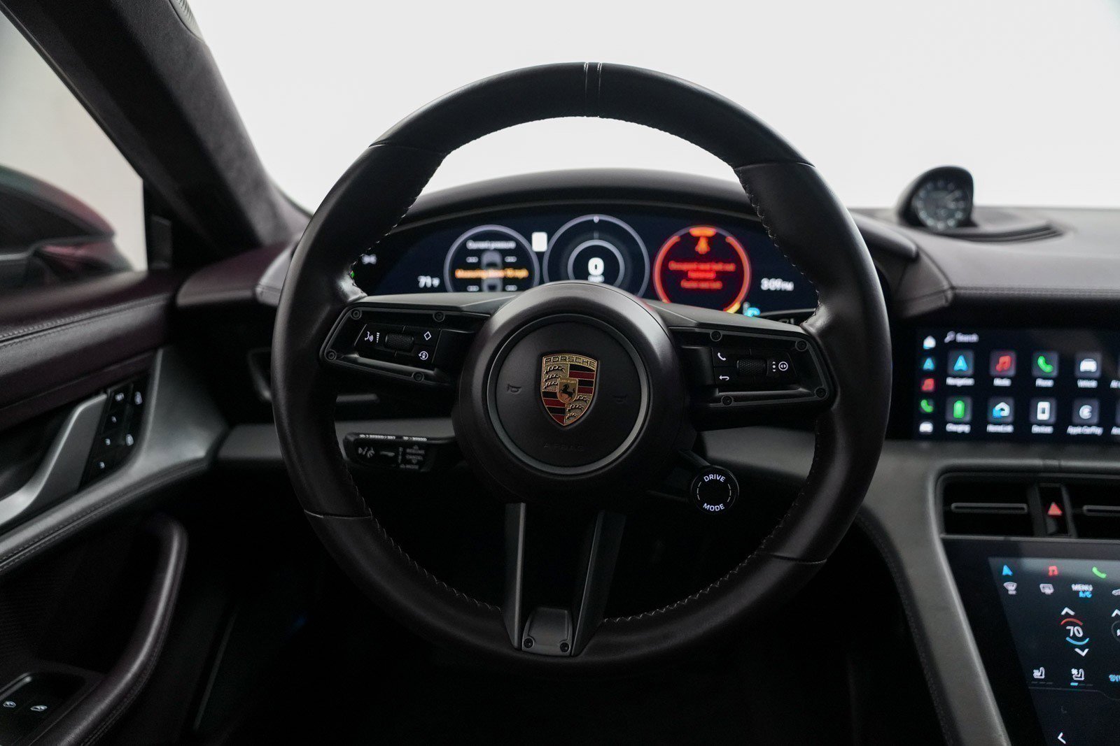 Used 2022 Porsche Taycan Turbo S AWD/4WD image 19