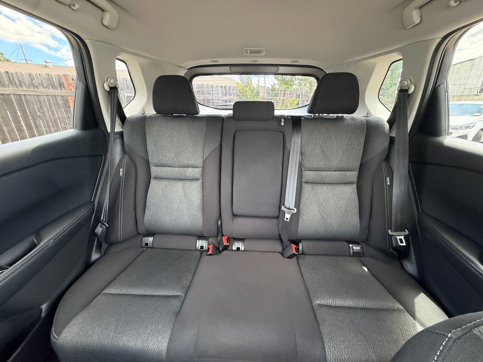 Used 2025 Nissan Rogue SV FWD image 40