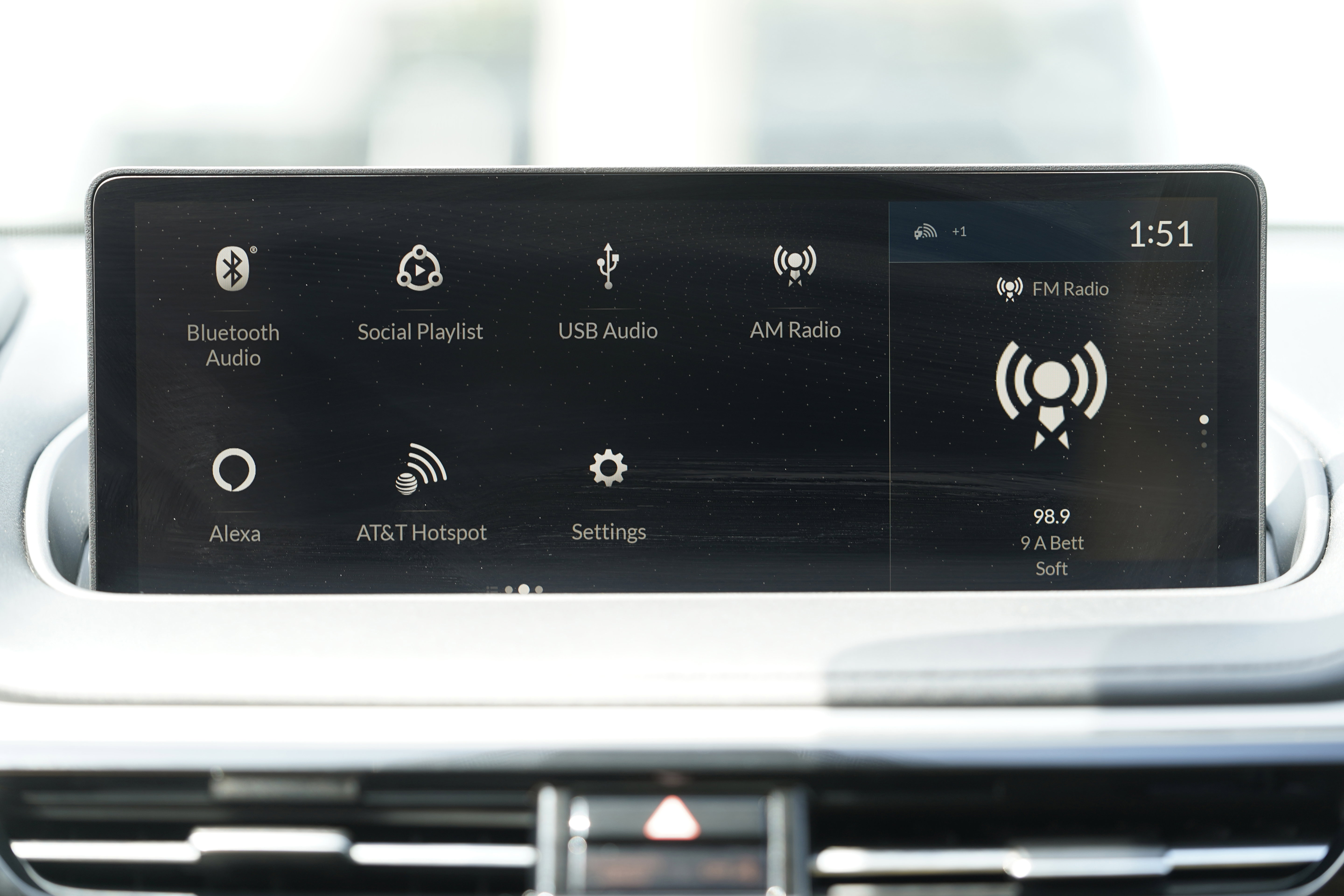 Used 2024 Acura MDX SH-AWD w/ Technology Package image 28