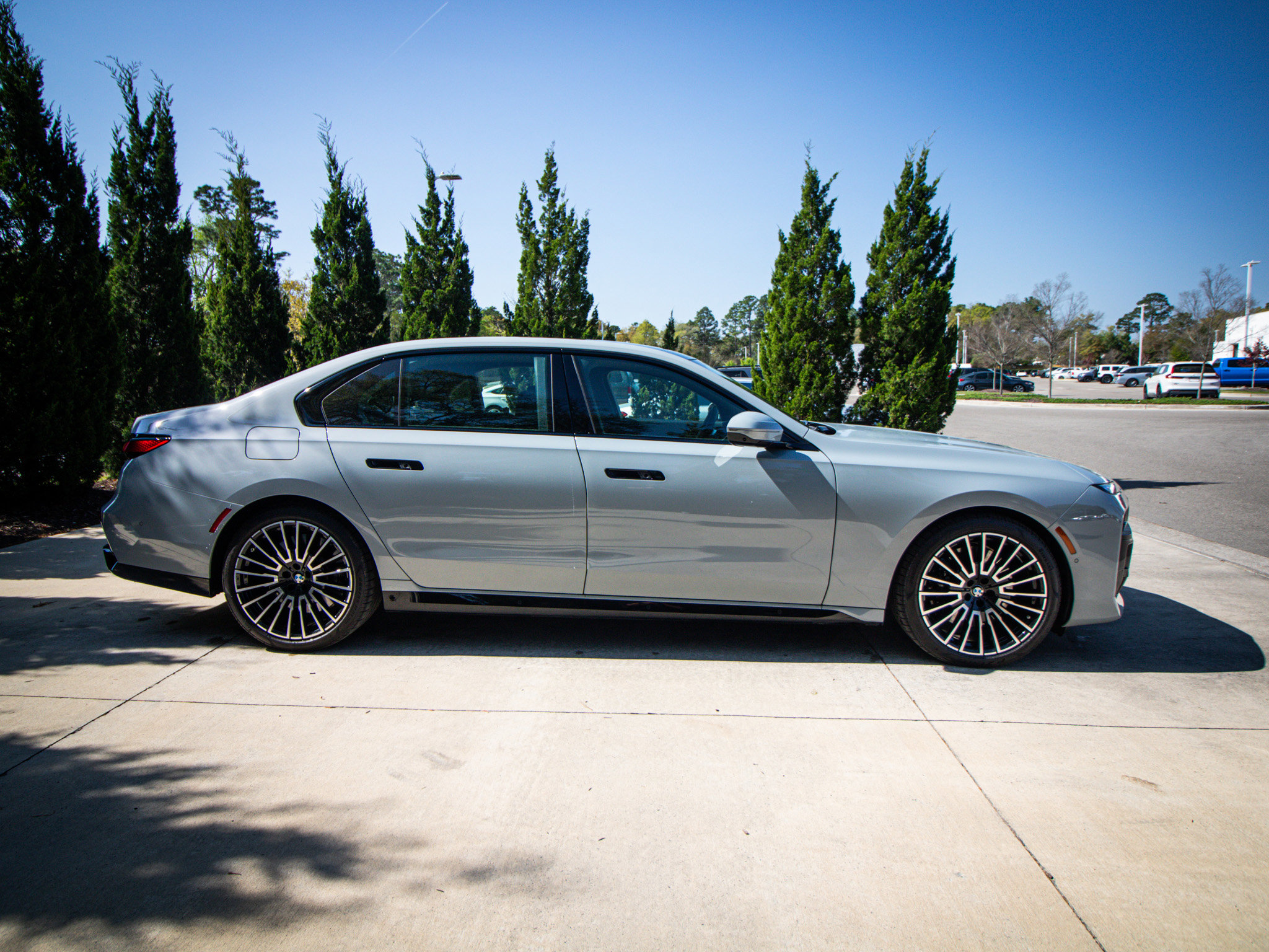 Used 2026 BMW 760i xDrive w/ Executive Package image 11
