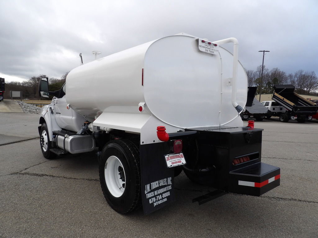 Used 2023 Ford F750 2WD Regular Cab Super Duty image 5