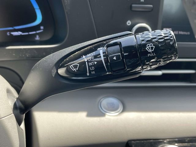 Certified 2025 Hyundai Elantra Sport image 22