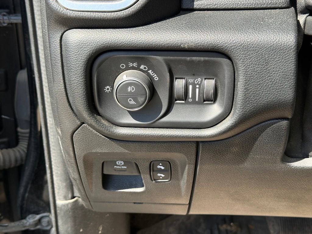 Used 2020 RAM 1500 Laramie w/ Sport Appearance Package AWD/4WD image 19