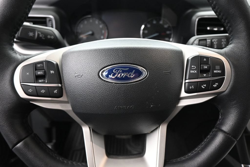 Used 2024 Ford Explorer XLT w/ Equipment Group 202A AWD/4WD image 10