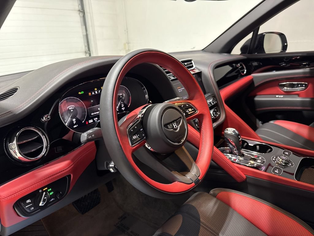 Used 2023 Bentley Bentayga AWD/4WD image 11