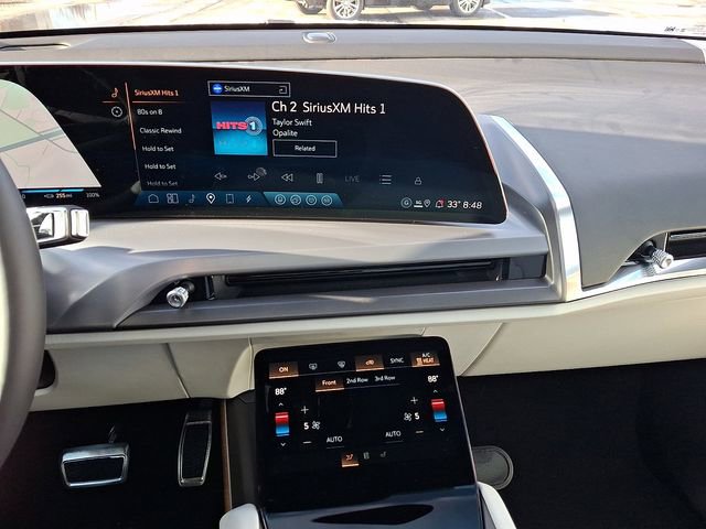 New 2026 Cadillac Vistiq Luxury AWD/4WD image 11