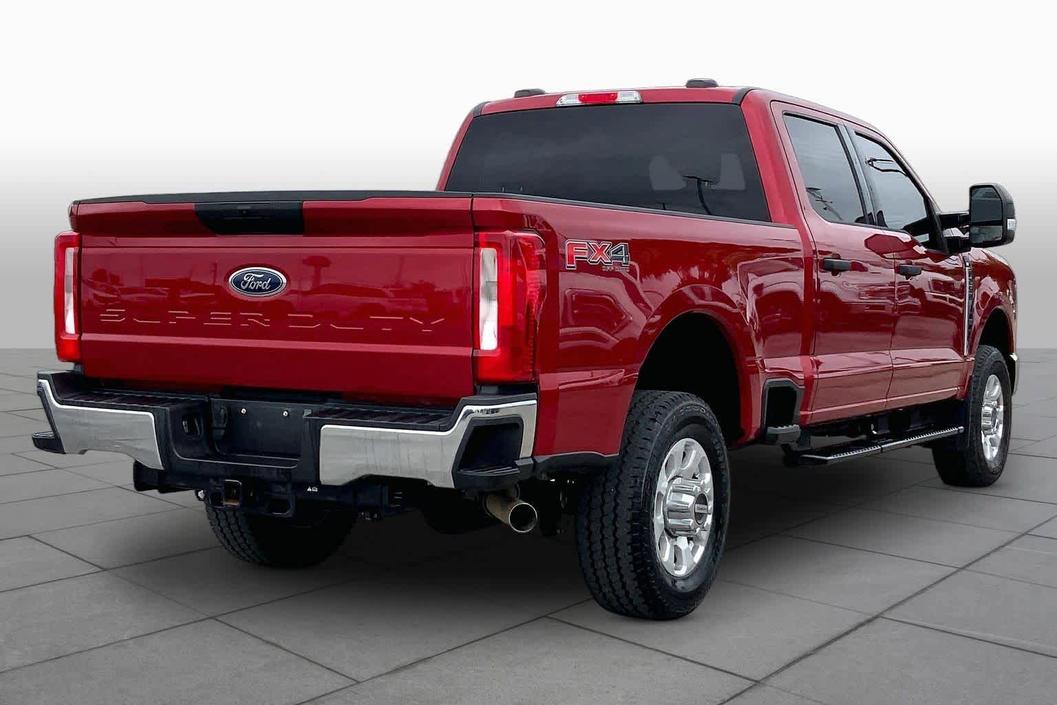 Used 2023 Ford F250 XLT w/ FX4 Off-Road Package AWD/4WD image 13
