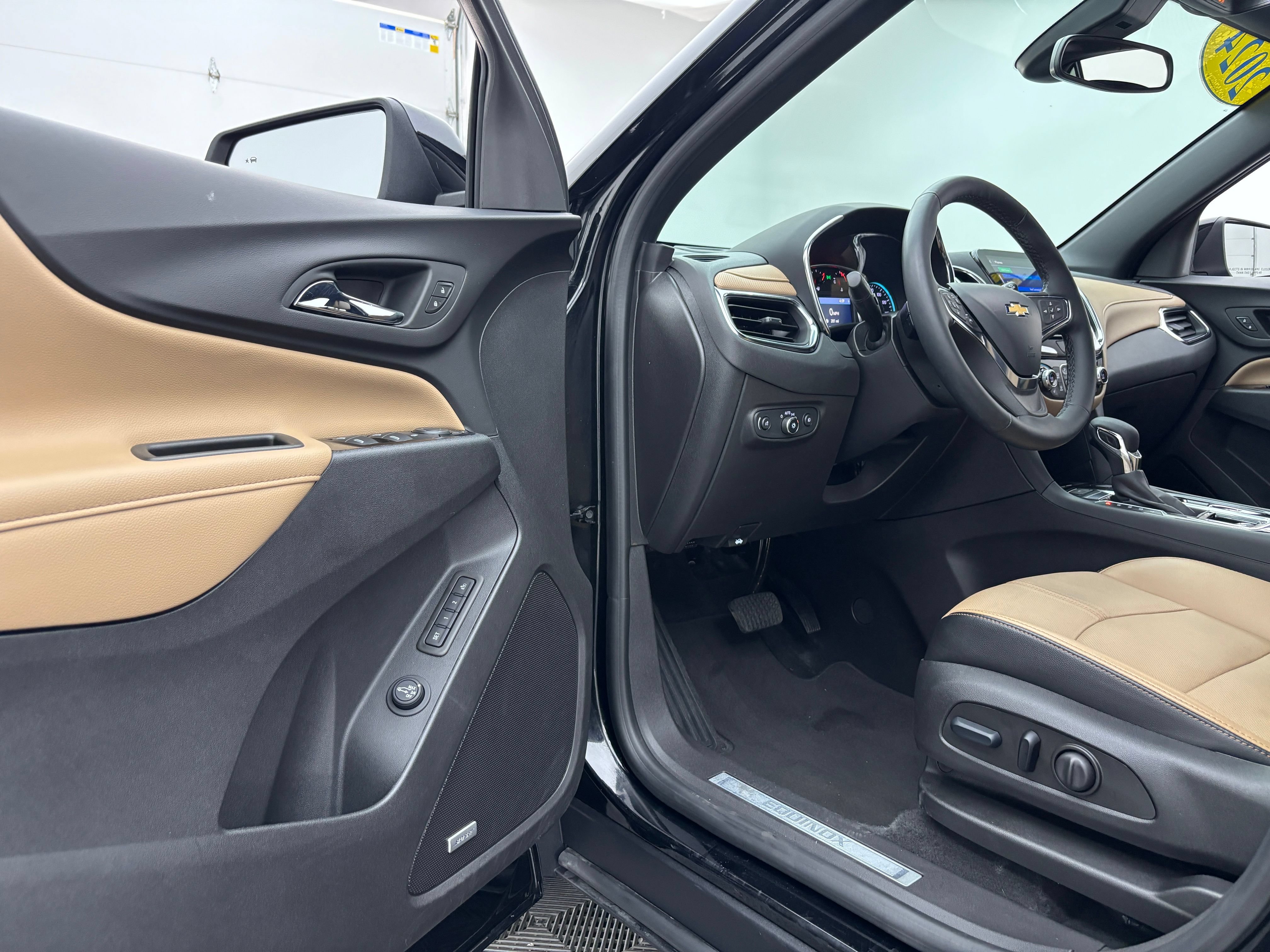 Used 2024 Chevrolet Equinox Premier AWD/4WD image 15