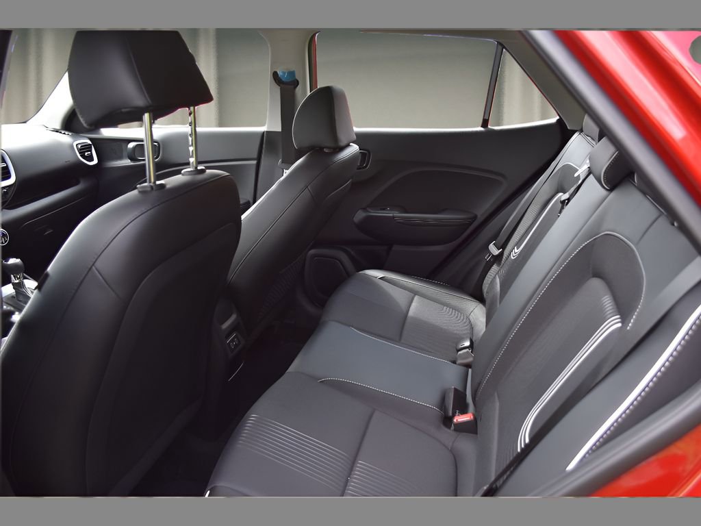 New 2025 Hyundai Venue Limited image 8