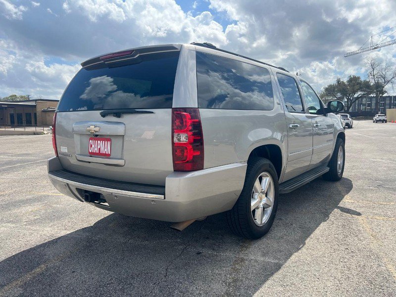 Used 2009 Chevrolet Suburban LTZ RWD image 6