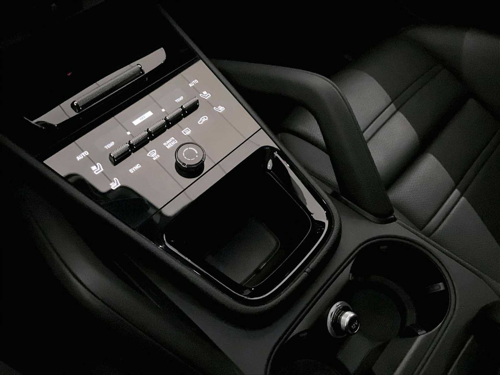 Used 2025 Porsche Cayenne S image 20