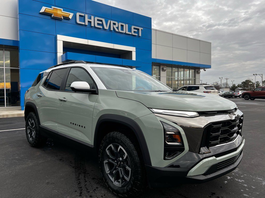 New 2025 Chevrolet Equinox ACTIV w/ Safety and Technology Package image 3
