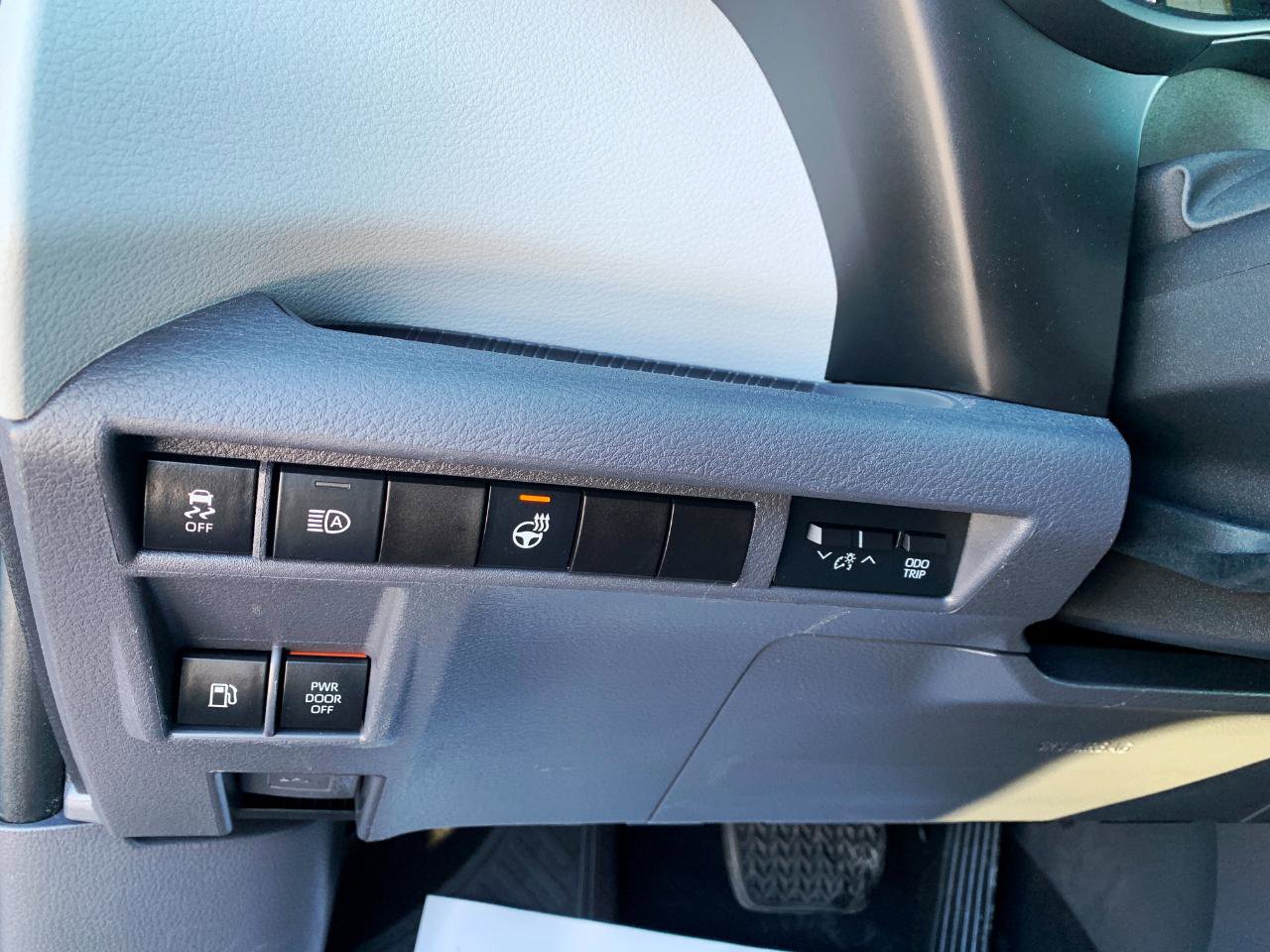 Used 2022 Toyota Sienna XSE image 12