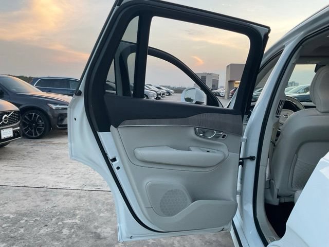 Certified 2023 Volvo XC90 B6 Plus AWD/4WD image 21