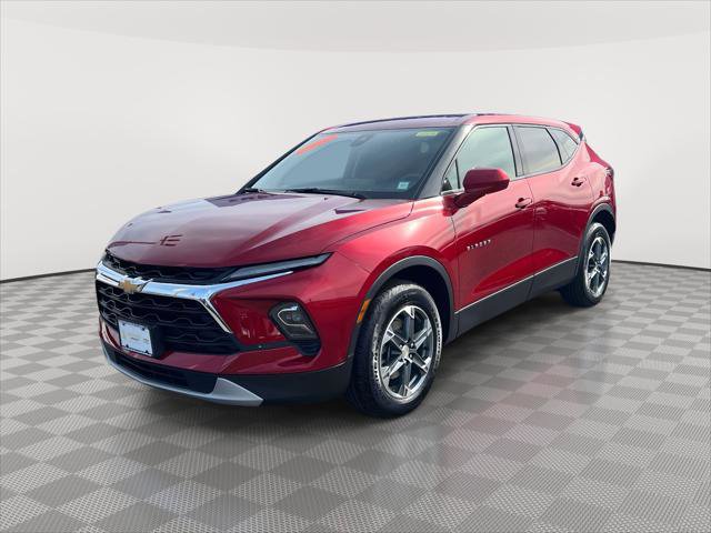 Used 2025 Chevrolet Blazer LT w/ Driver Confidence Package image 3