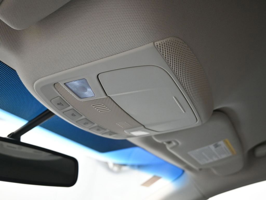 Used 2017 Ford Edge SEL w/ Equipment Group 201A AWD/4WD image 32