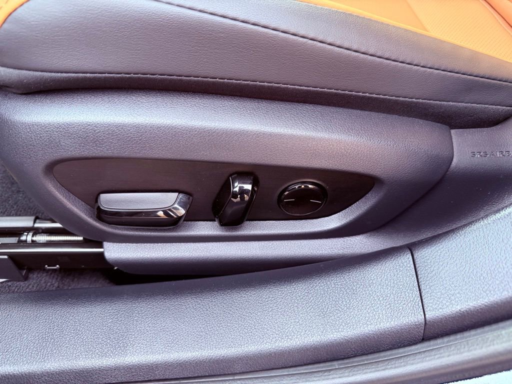 Certified 2025 Lexus ES 300h w/ Premium Package image 19