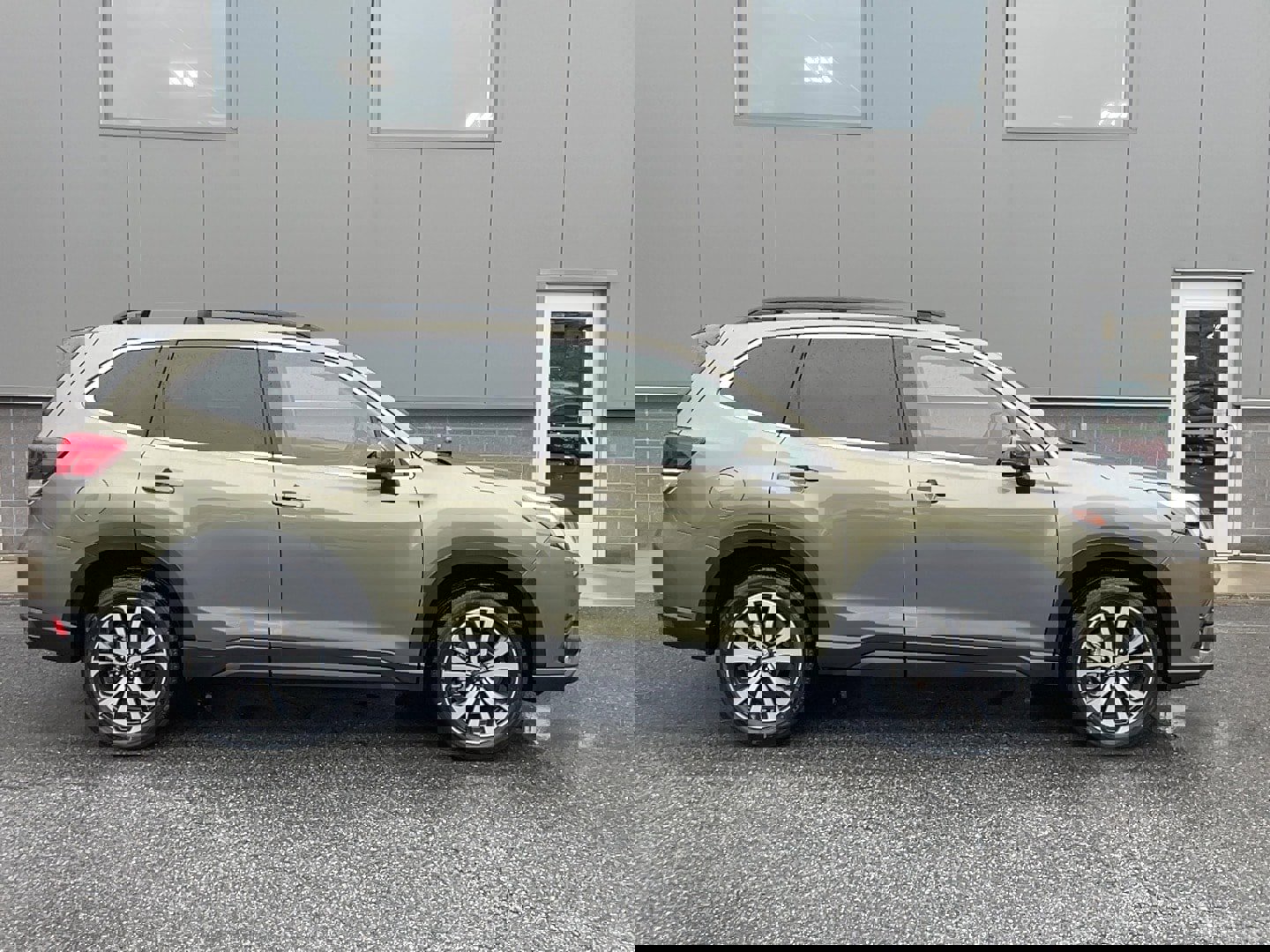 Used 2024 Subaru Forester Limited image 4