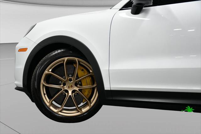 Used 2024 Porsche Cayenne Turbo GT AWD/4WD image 4