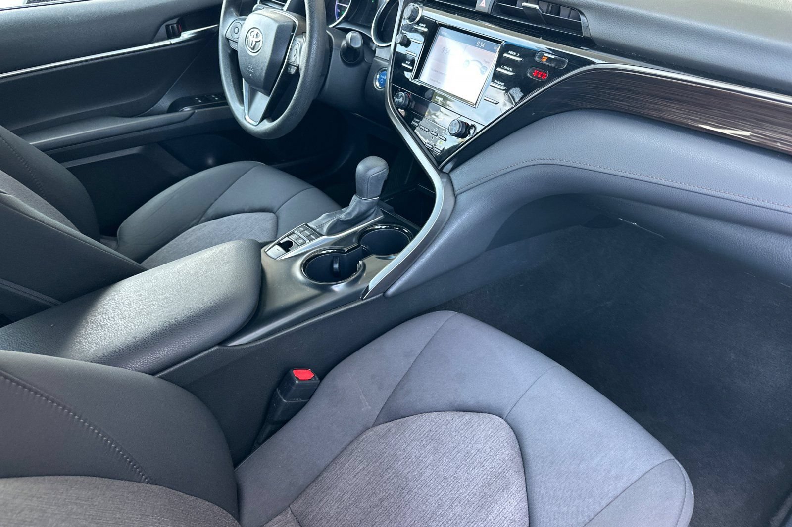 Used 2020 Toyota Camry LE w/ Fleet Convenience Package FWD image 14