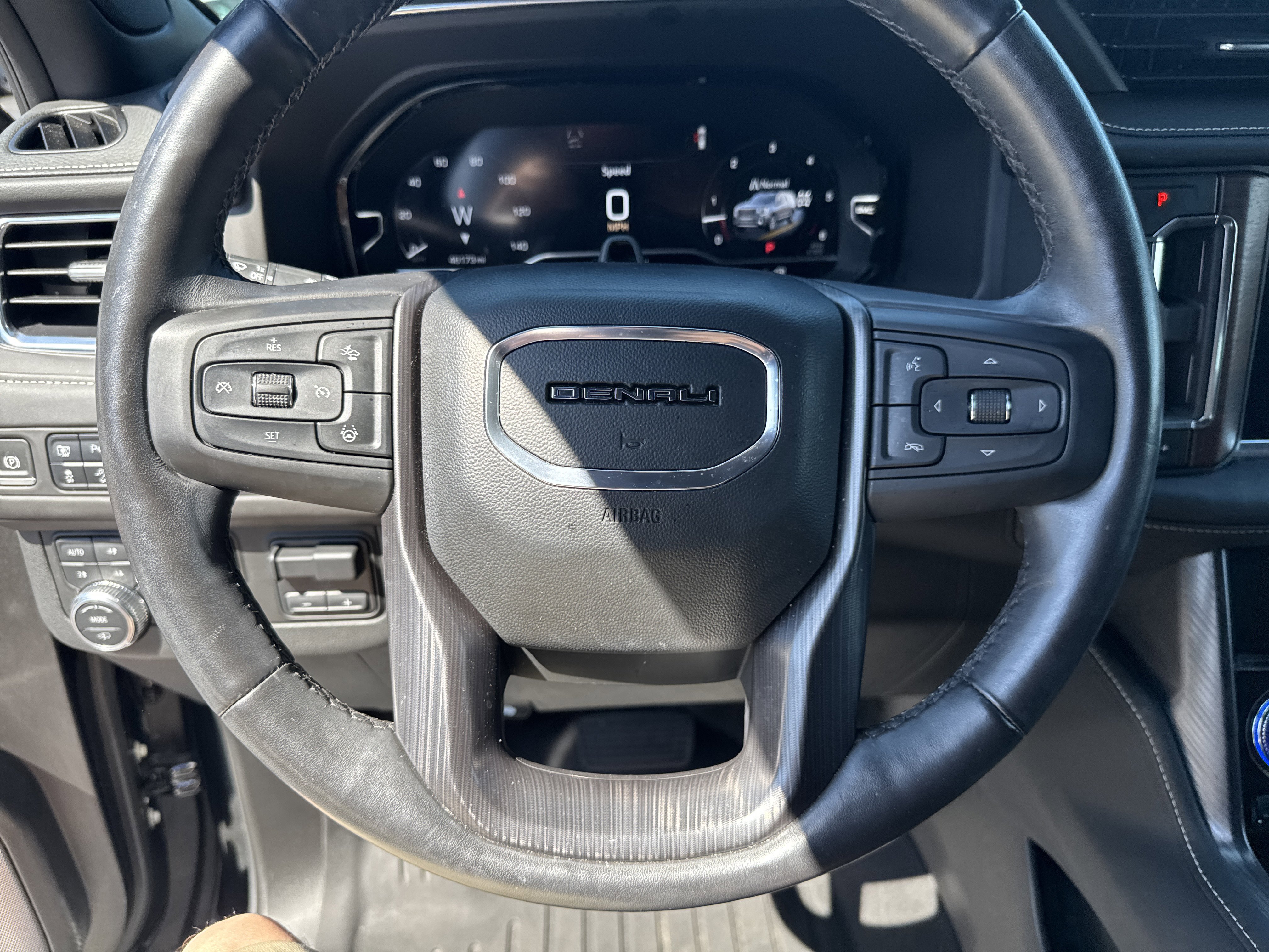 Used 2023 GMC Yukon Denali Ultimate AWD/4WD image 23