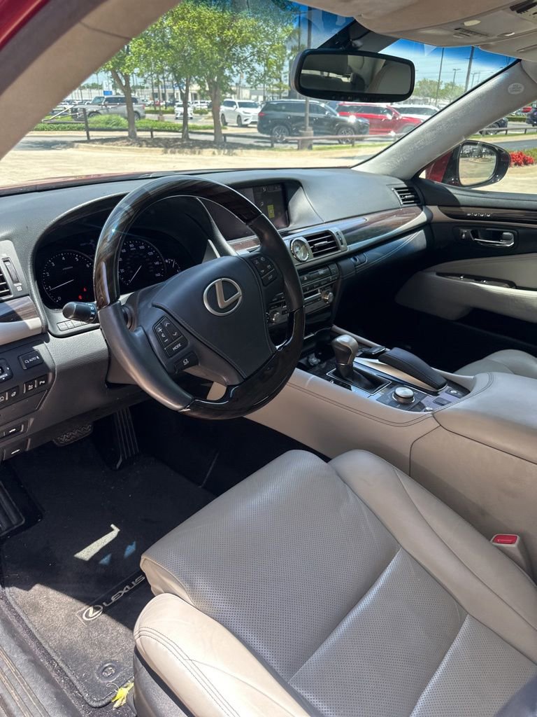 Used 2014 Lexus LS 460 w/ Comfort Package RWD image 20