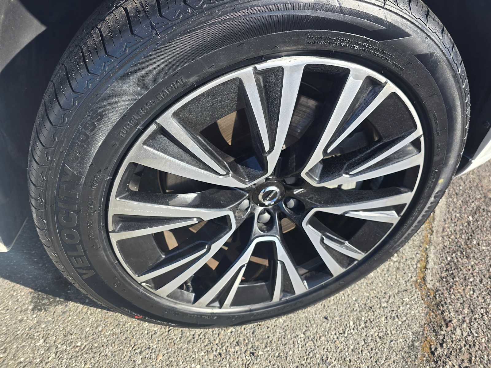 Used 2023 Volvo XC90 T8 Core w/ Climate Package image 9