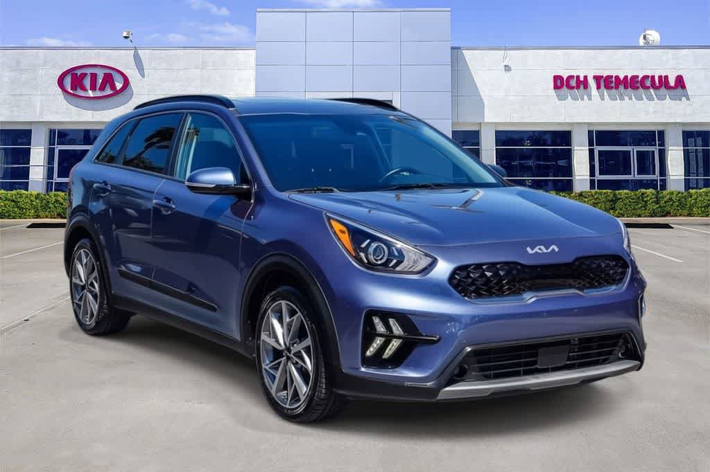 Certified 2022 Kia Niro Touring Special Edition FWD image 3