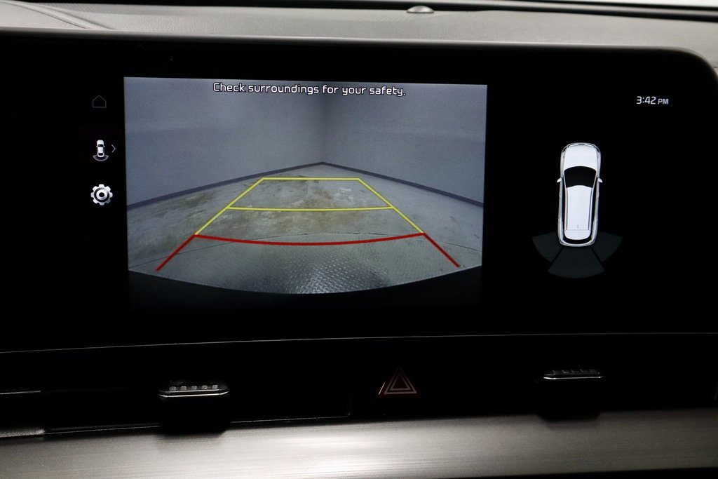 Used 2023 Kia Sportage EX image 2