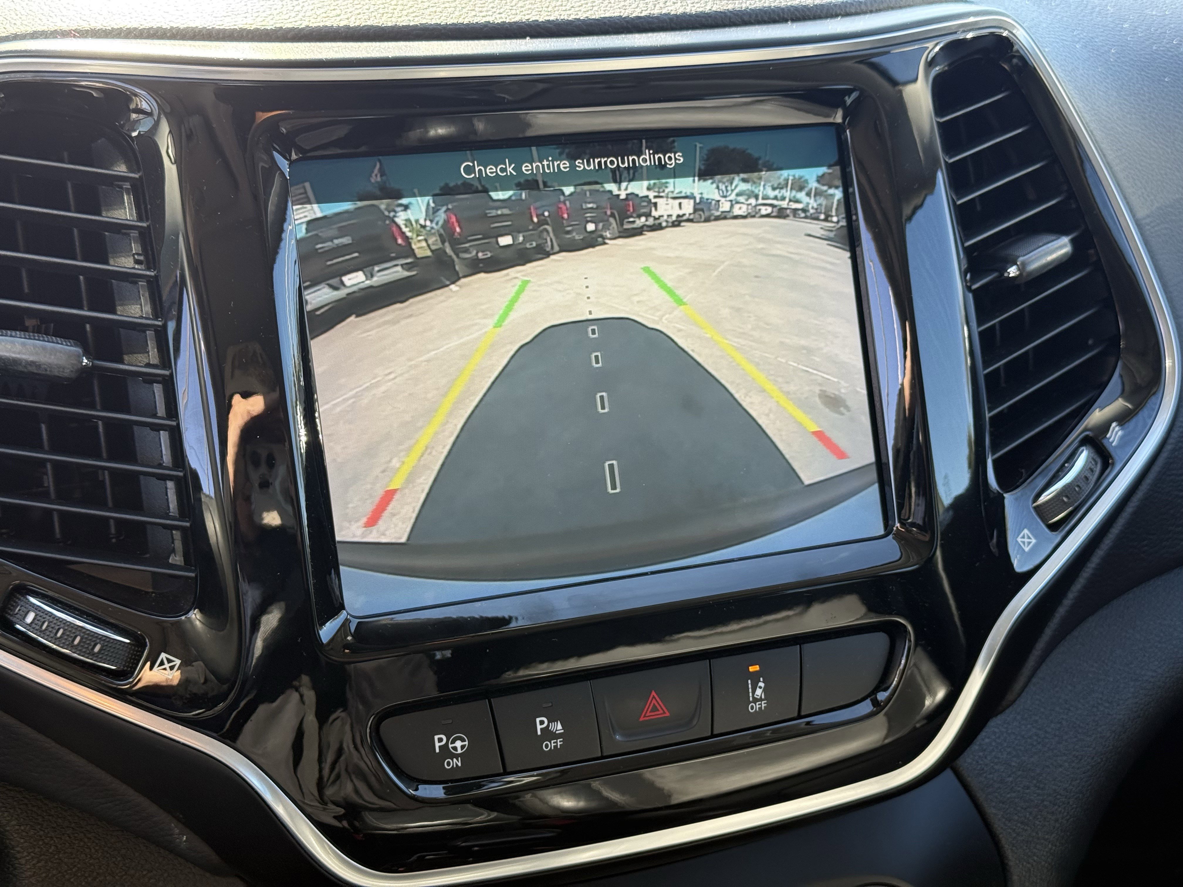 Used 2022 Jeep Cherokee Limited image 21