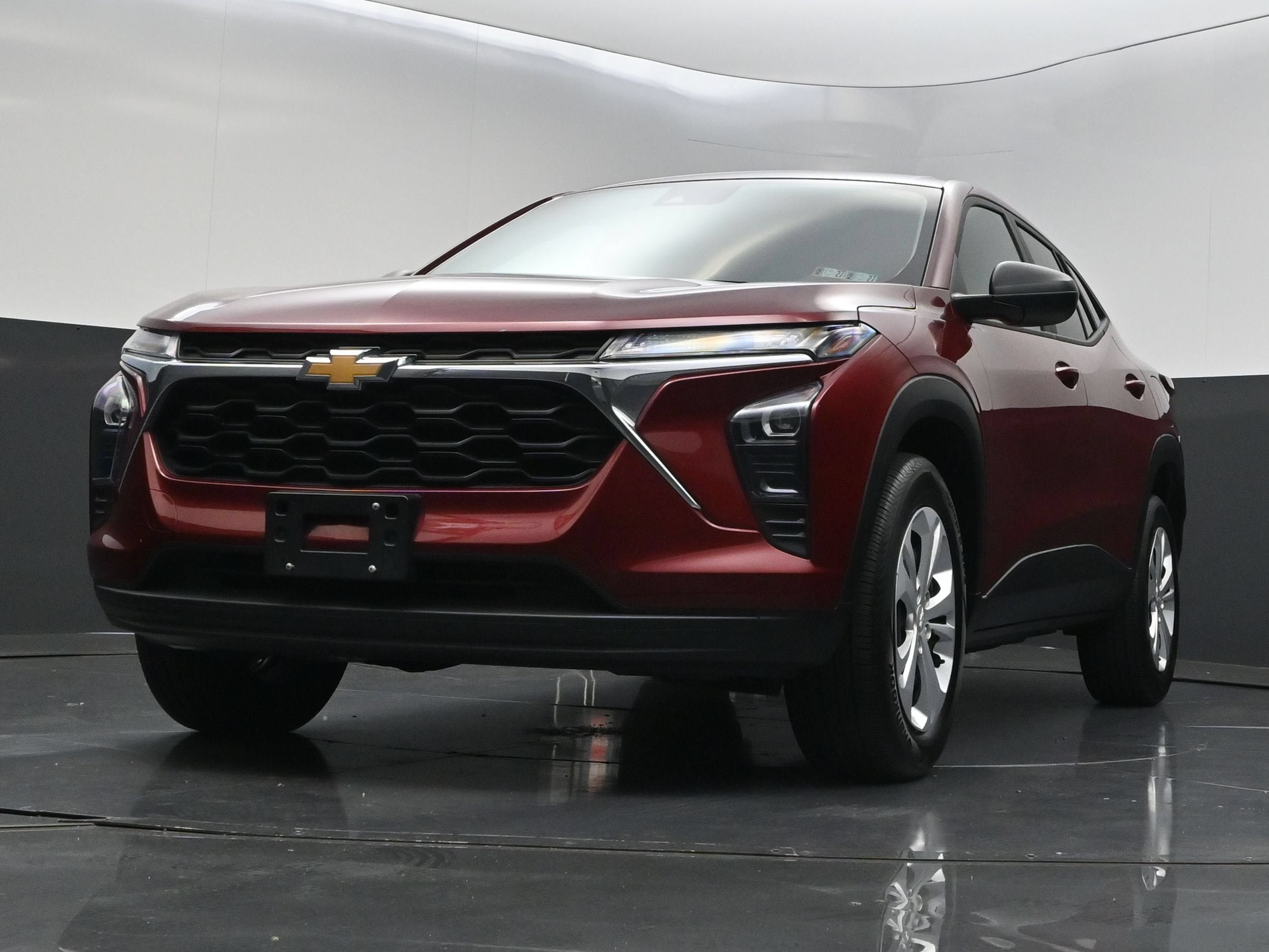 Certified 2024 Chevrolet Trax LS w/ Driver Confidence Package FWD image 30