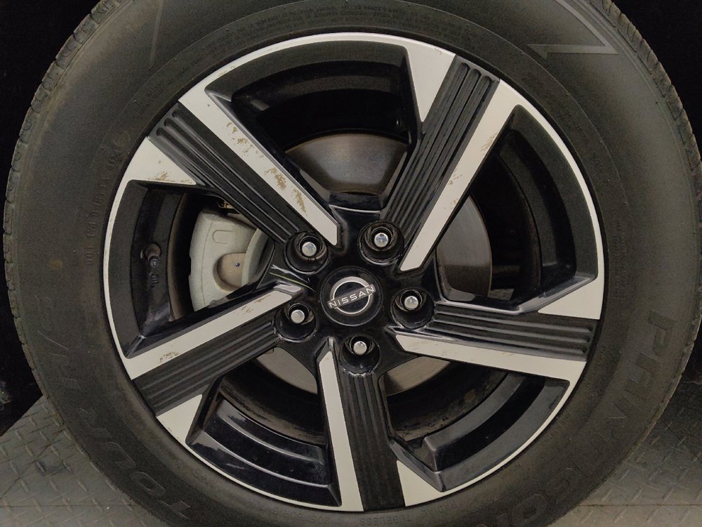 Used 2025 Nissan Sentra SV FWD image 31