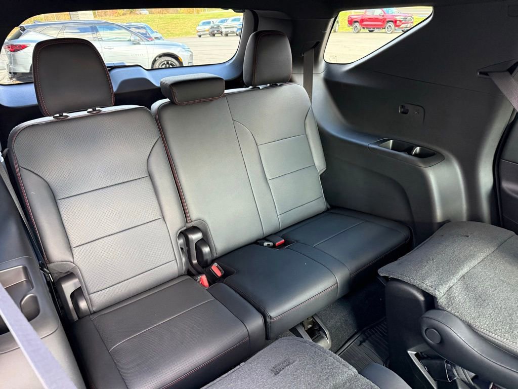 New 2026 Chevrolet Traverse RS w/ LPO, Floor Liner Package image 24