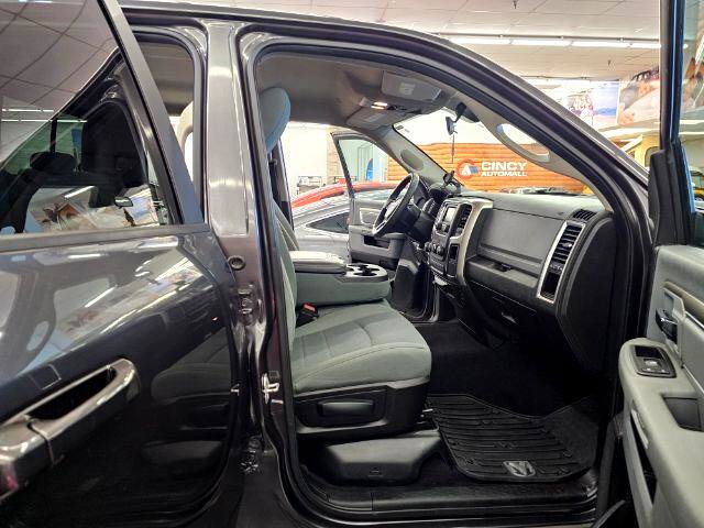 Used 2019 RAM 1500 Classic SLT image 29