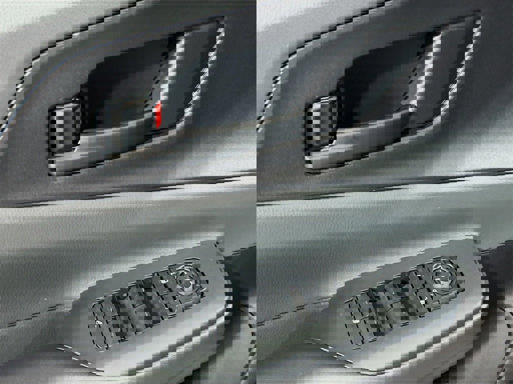 New 2026 Toyota Prius LE image 15