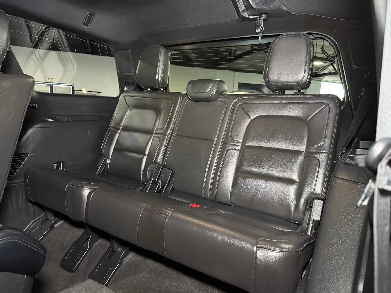 Used 2018 Lincoln Navigator Reserve w/ Technology Package AWD/4WD image 18
