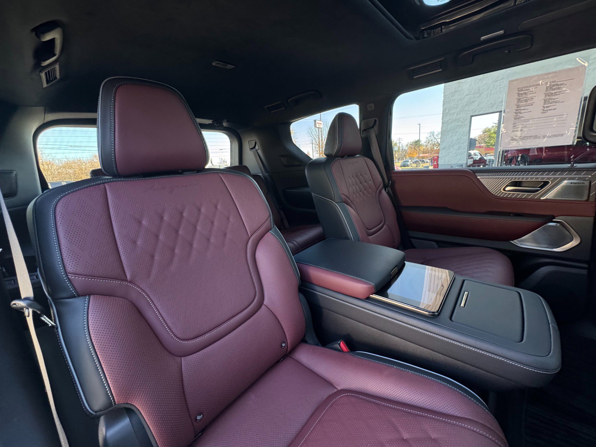 Used 2025 INFINITI QX80 Autograph w/ Autograph Exterior Package image 46