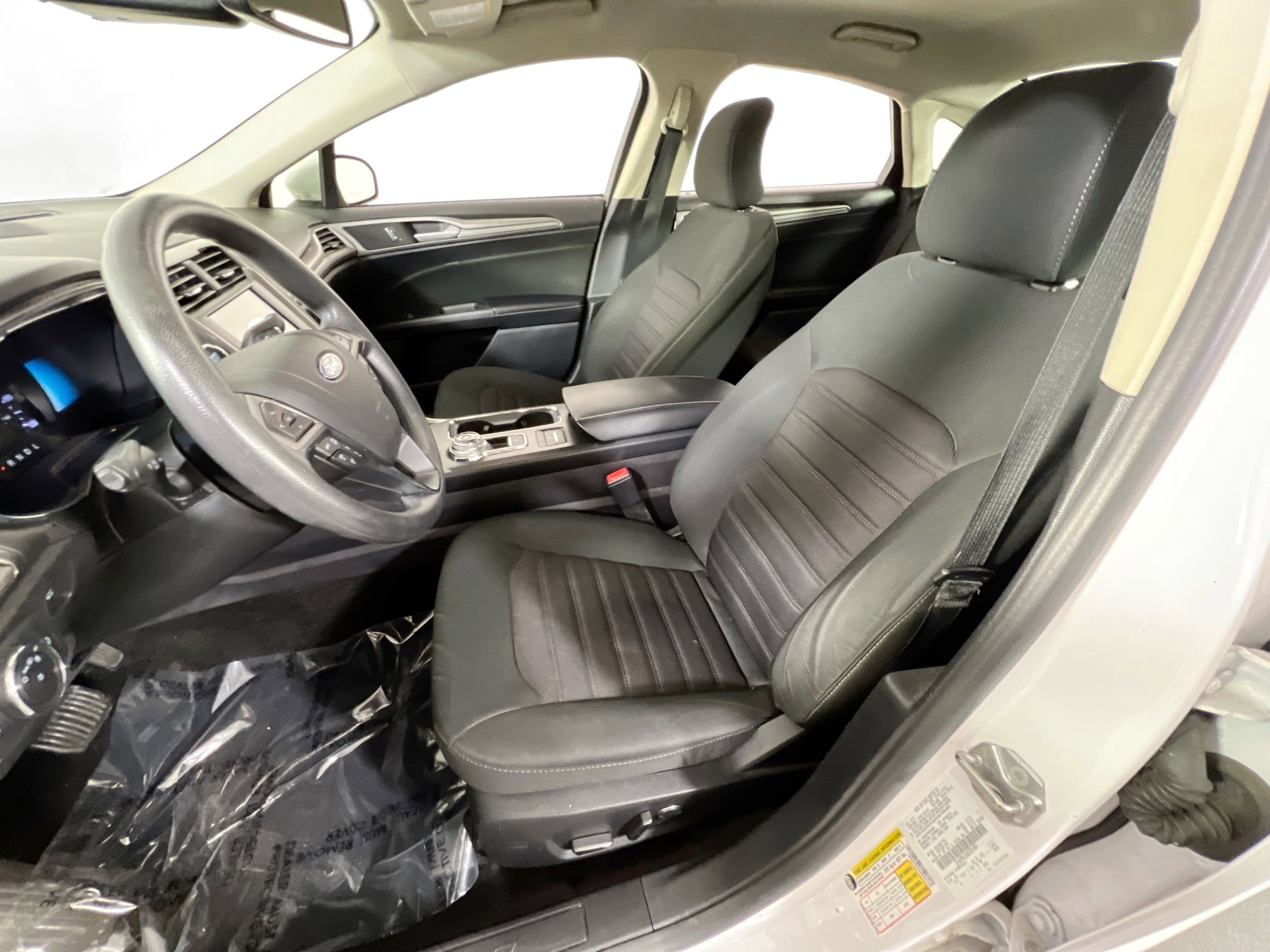 Used 2019 Ford Fusion SE FWD image 20