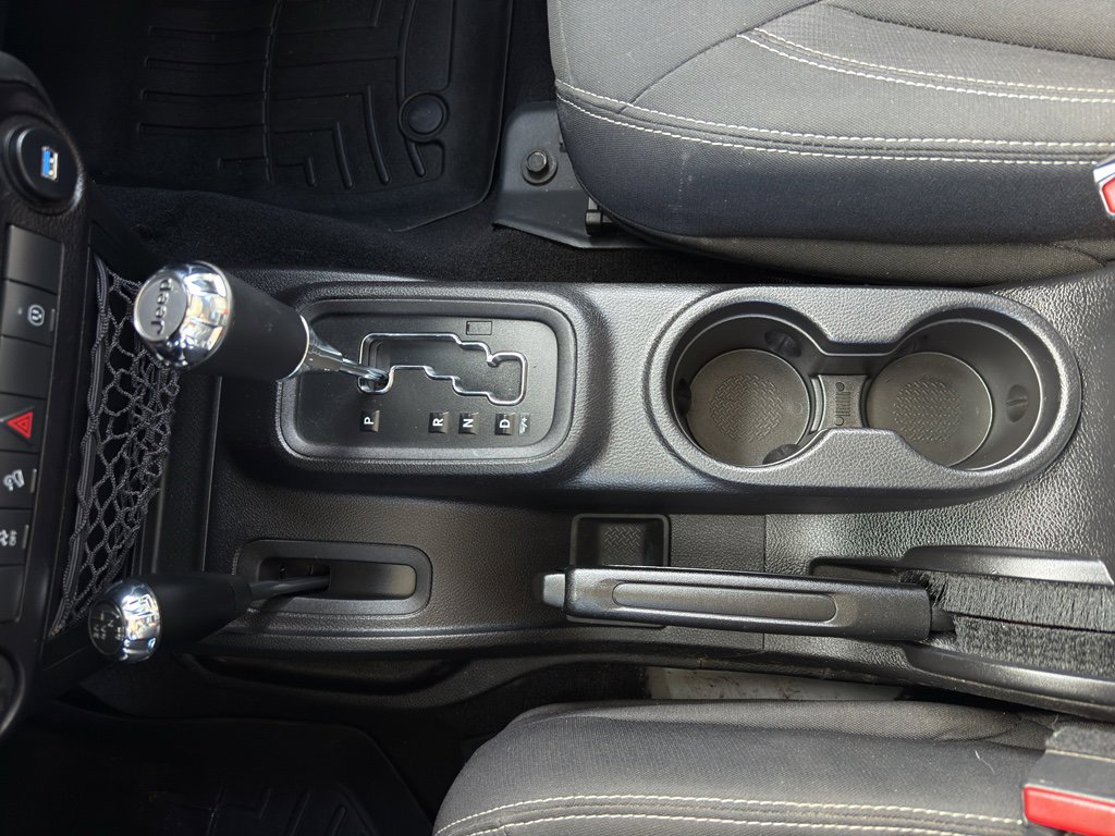 Used 2016 Jeep Wrangler Unlimited Sahara image 20