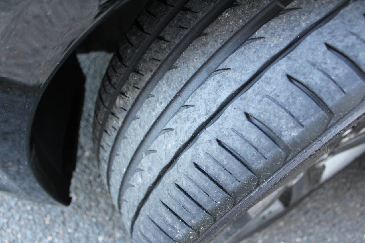 Used 2015 Hyundai Veloster Turbo image 4